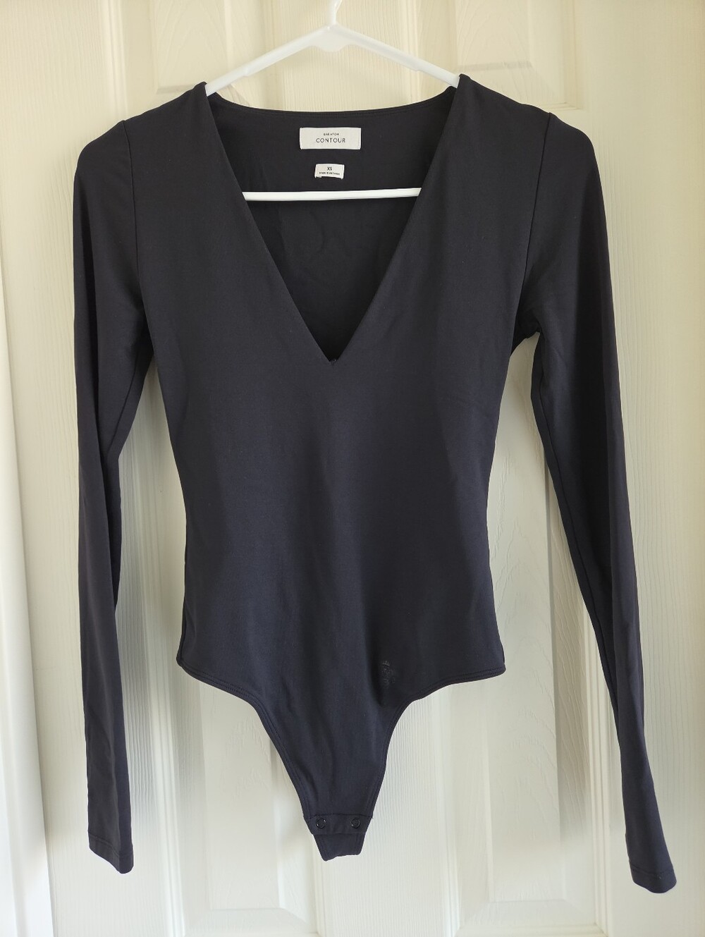 Aritzia Babaton Contour V-Neck Long Sleeve Bodysuit Size XS